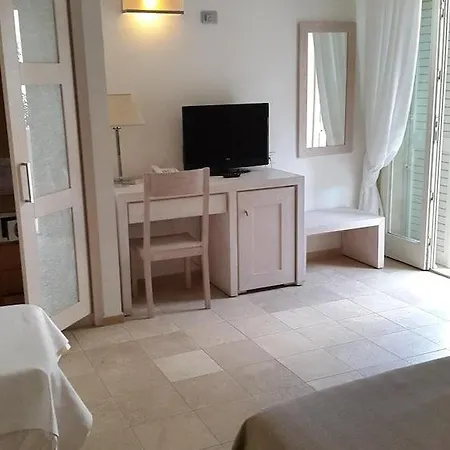 Alta La Vista Hotel 3*