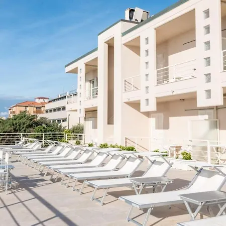 Alta La Vista Hotel 3*